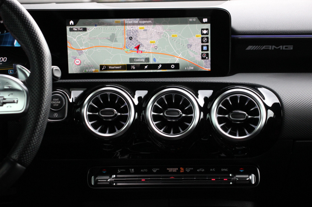 Mercedes-Benz A-Klasse amg 35 4matic premium plus | schaalstoelen | 360 cam