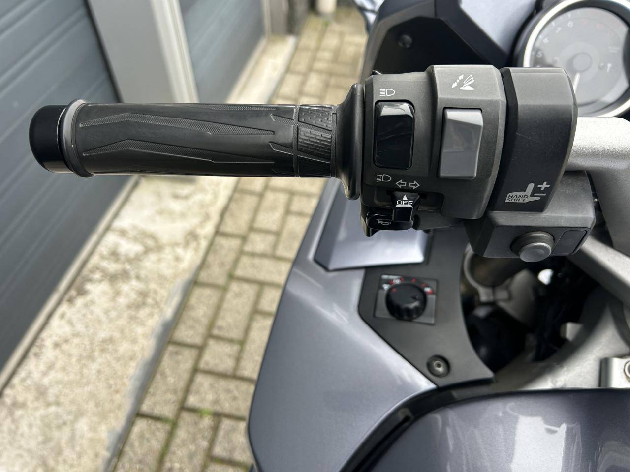 Yamaha FJR1300AS uit 2006 met 40 dkm, puntgave sportieve tourmotor €4500,-