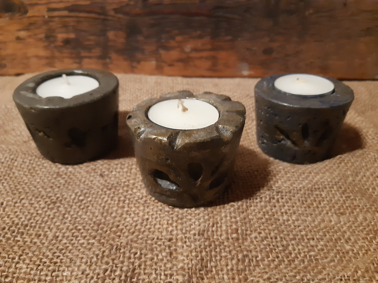 Betonnen schalen en waxine bakjes voor op terras of in huis