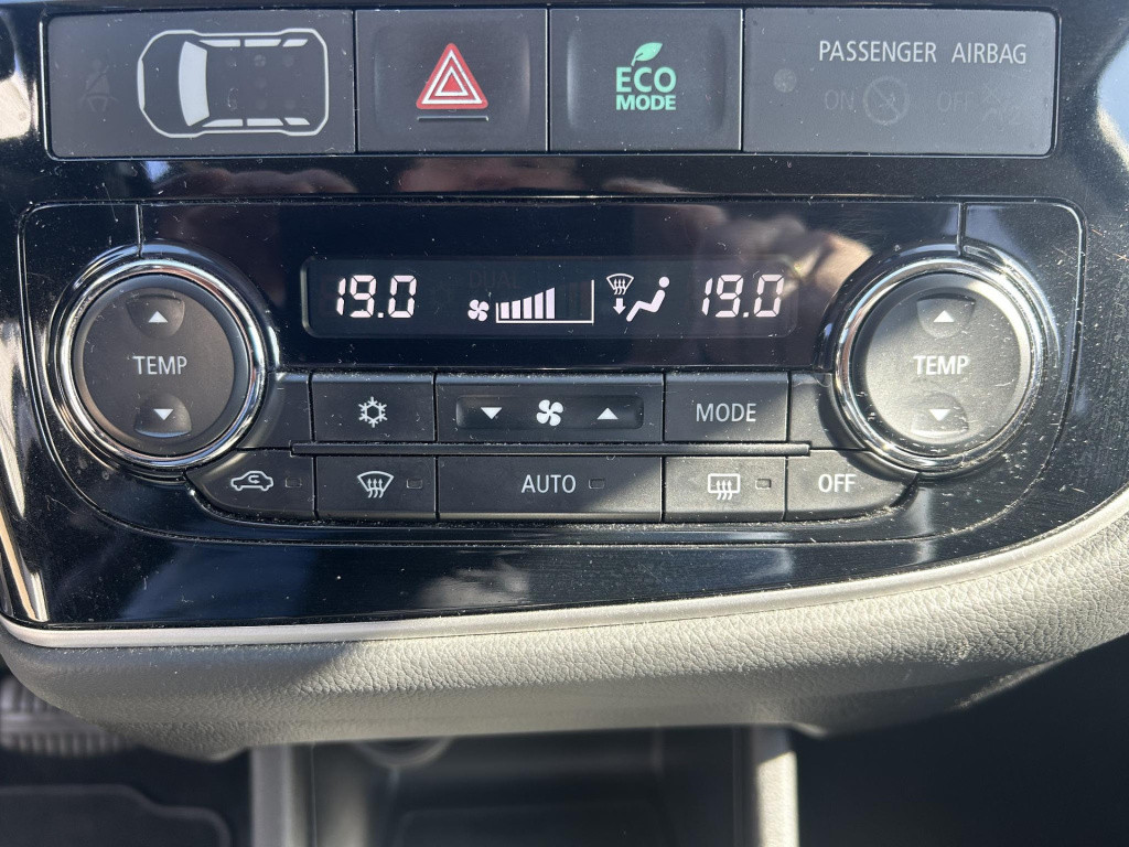 Mitsubishi Outlander 2.0 phev executive edition x-line