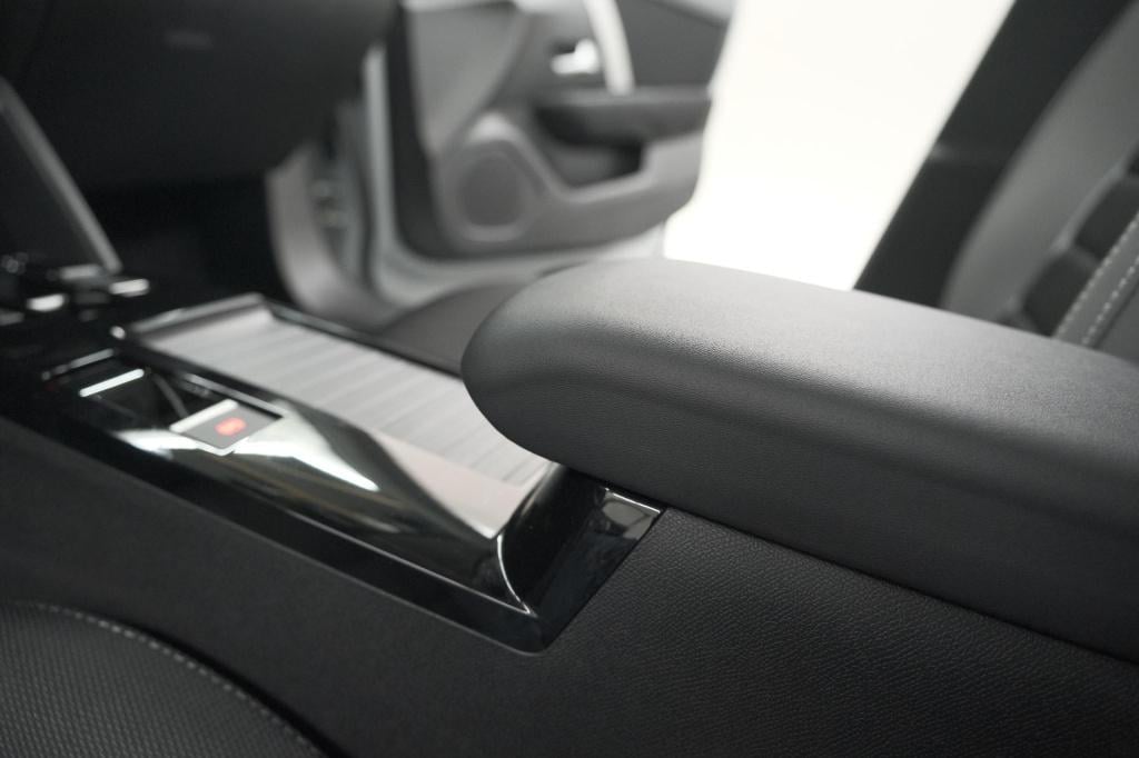 Citroen C4 hybrid 136 e-dcs6 max | camera | apple carplay | navigatie | par