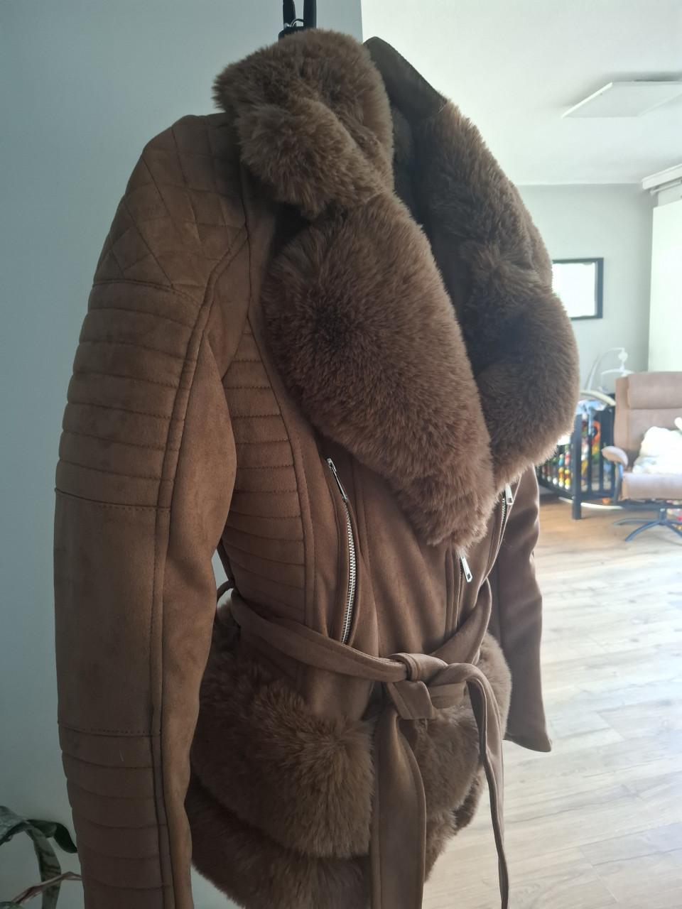 Nieuwe suede jas met bont
