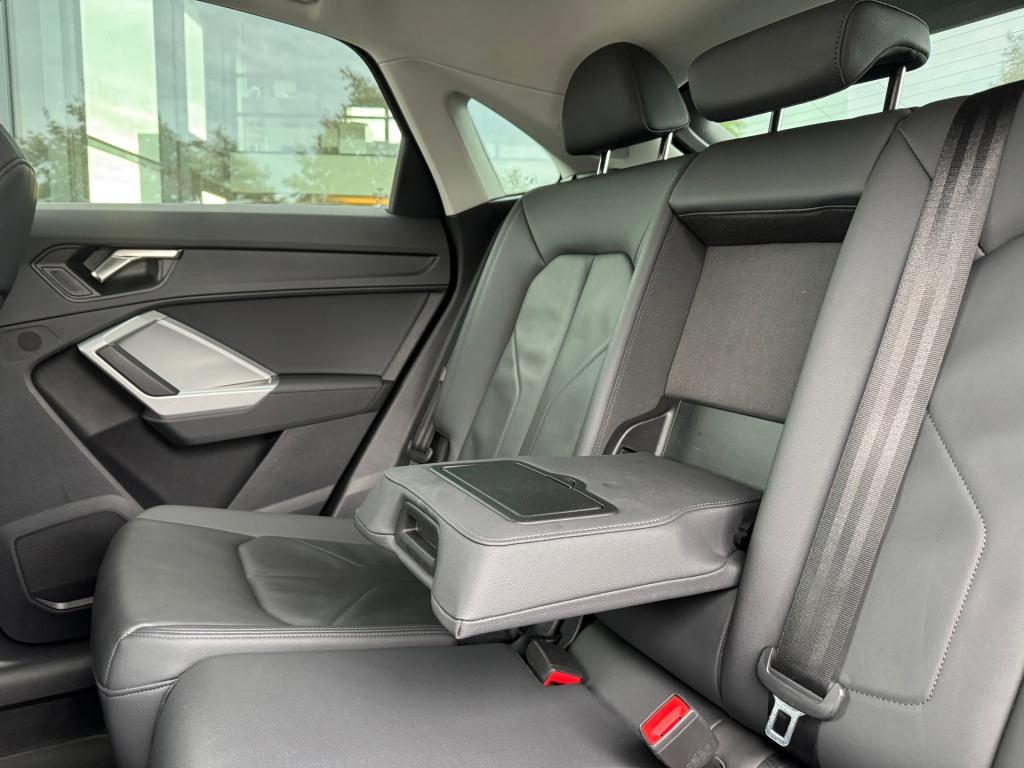 Audi Q3 sportback 35 tfsi s edition * camera * keyless * leder * stoelverwa