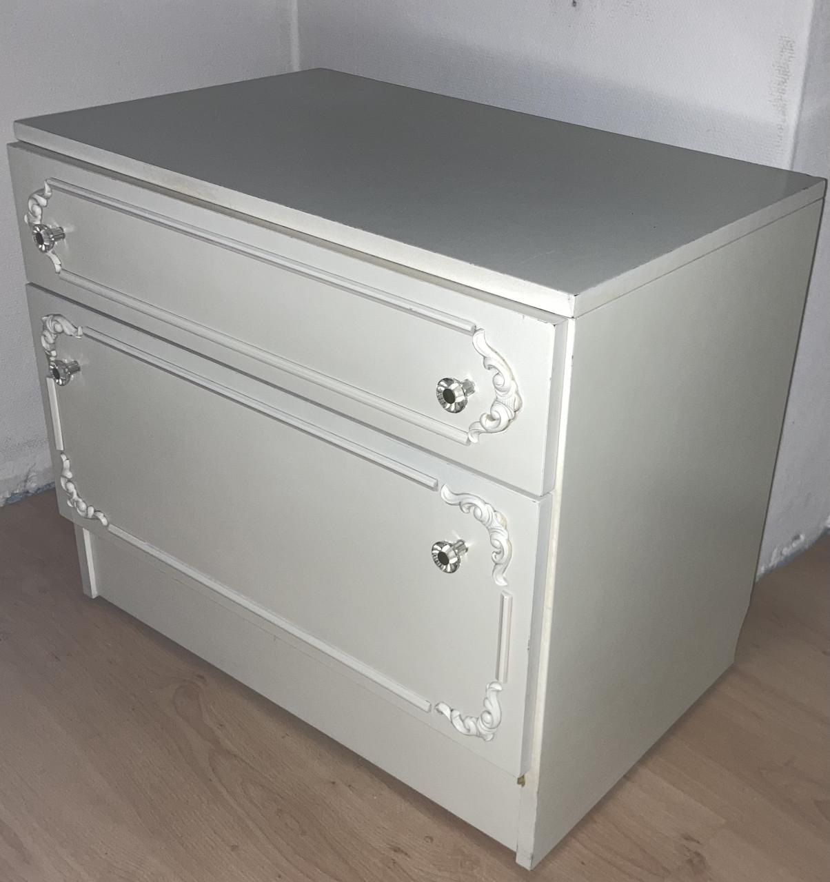 Tweepersoonsbed wit -incl 2 nachtkastjes, matras en spiraalbodem