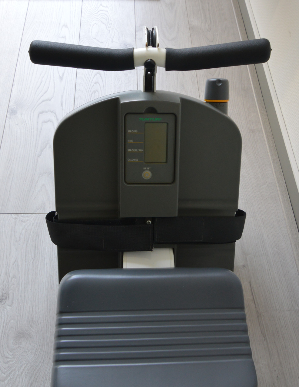 Tunturi R605 (rowing machine, roeimachine, roeitrainer)
