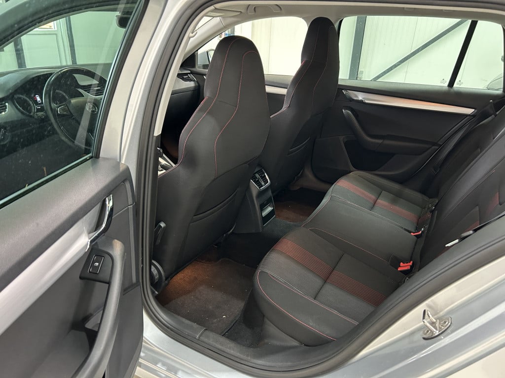 Skoda Octavia combi 1.0 tsi style sportline int.