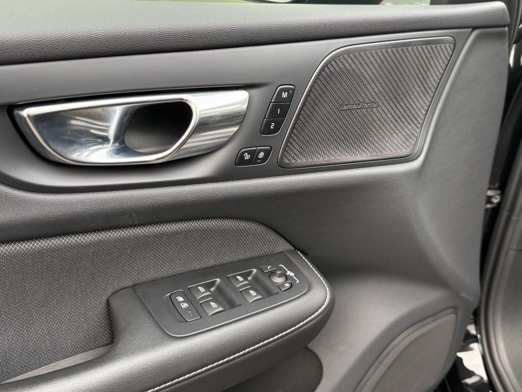 Volvo V60 t6 398pk recharge dark| panodak| adap.cruise| 360camera| trekhaa