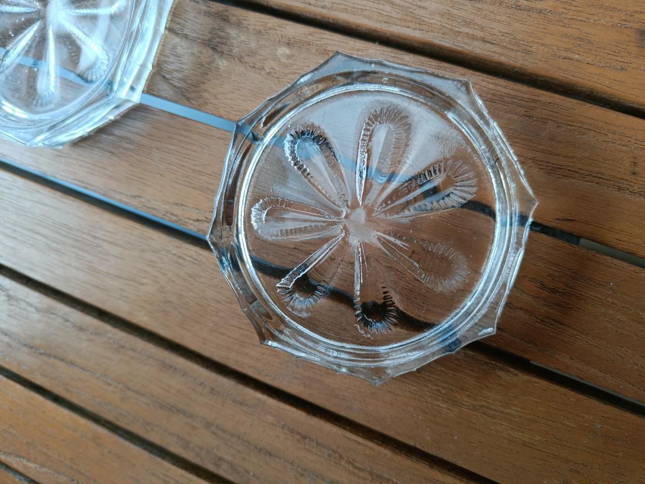 12 onderzetters gegraveerd glas