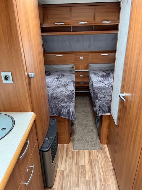 Wilk 530 ue bj 2011 aparte bedden, GERESERVEERD !!