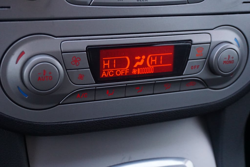 Ford C-max 1.8-16v limited 1e eigenaar - climate / cruise / elektr. ramen /