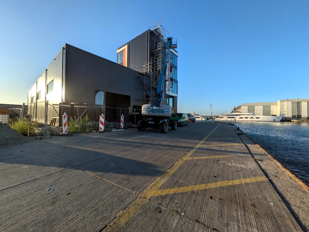 Te huur: nieuwe kantoorruimte (20m²+) aan het water Visserijkade Vlissingen