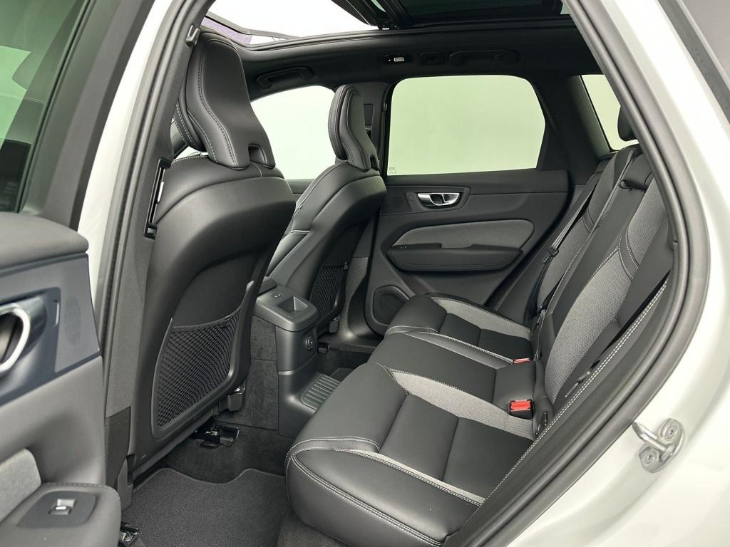 Volvo XC60 t6 398pk recharge ultra black edition| luchtvering| pano| 360cam