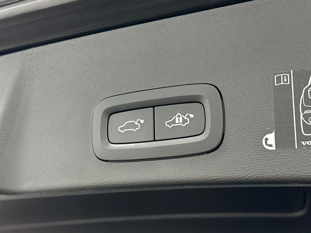 Volvo XC40 t5 262pk recharge inscription| pano| adap.cruise| leder| camera|