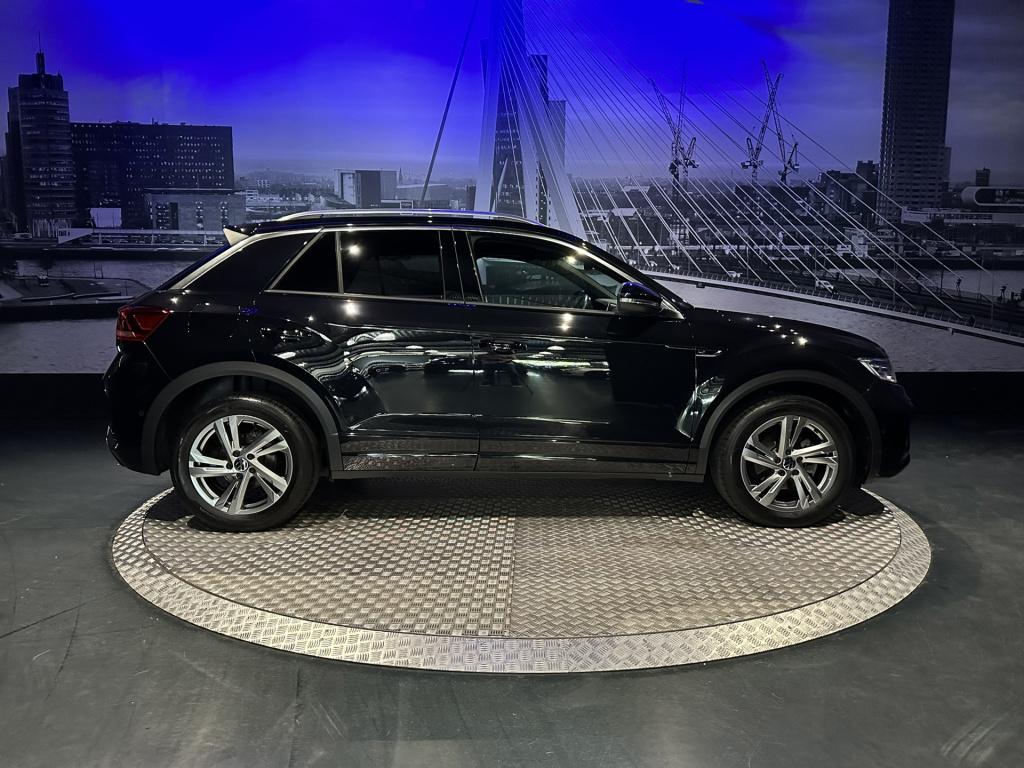 Volkswagen T-roc 1.5 tsi r-line *winterpack*keyless*achtercamera*trekhaak*