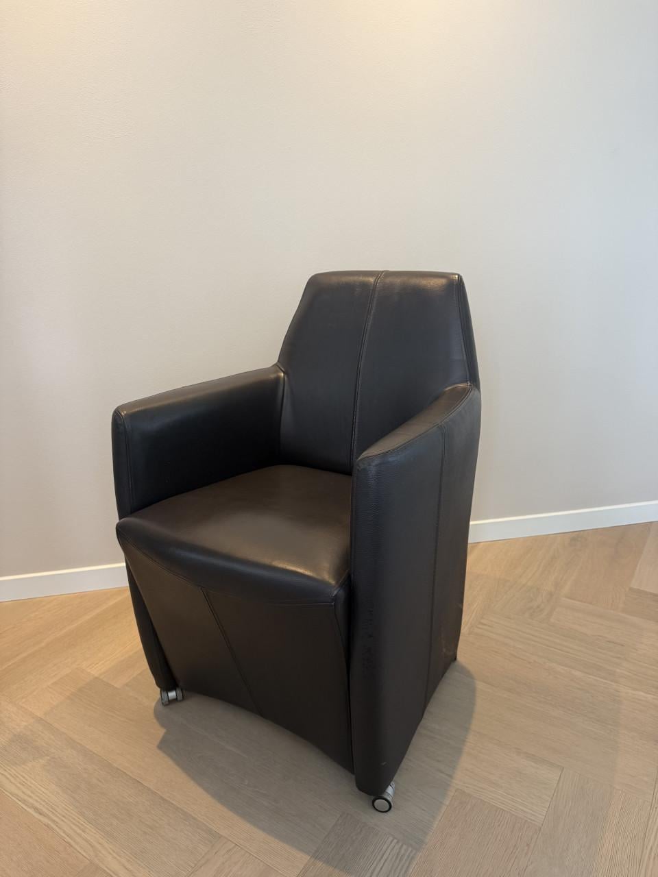 Eetkamer stoelen met wieltjes (leer) 6 stuks