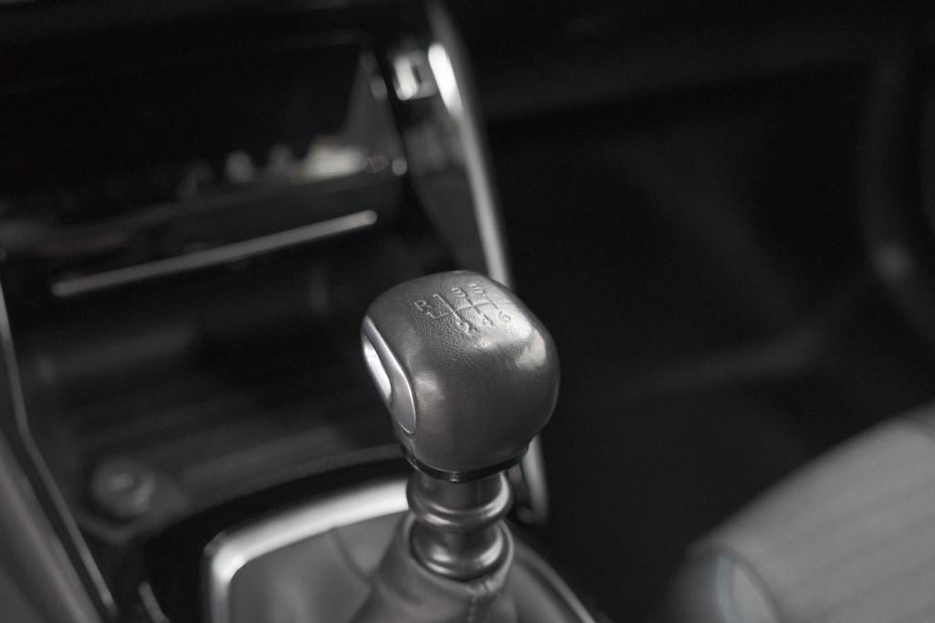 Peugeot 208 puretech 100 allure | navigatie | parkeersensoren | apple carpl
