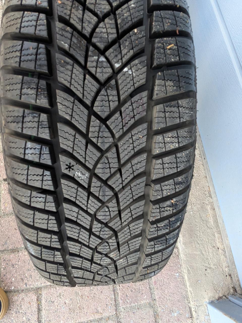 Winterbanden op LM velgen 195/50R15