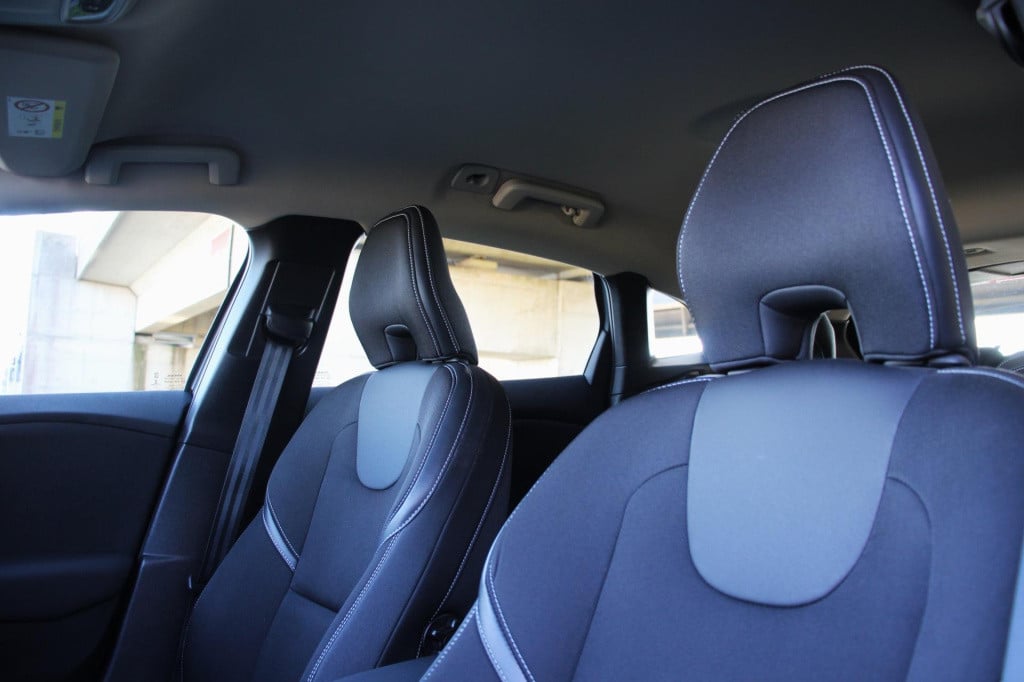 Volvo V40 2.0 t2 momentum - full led - navi - clima - half leder - 1e eig -