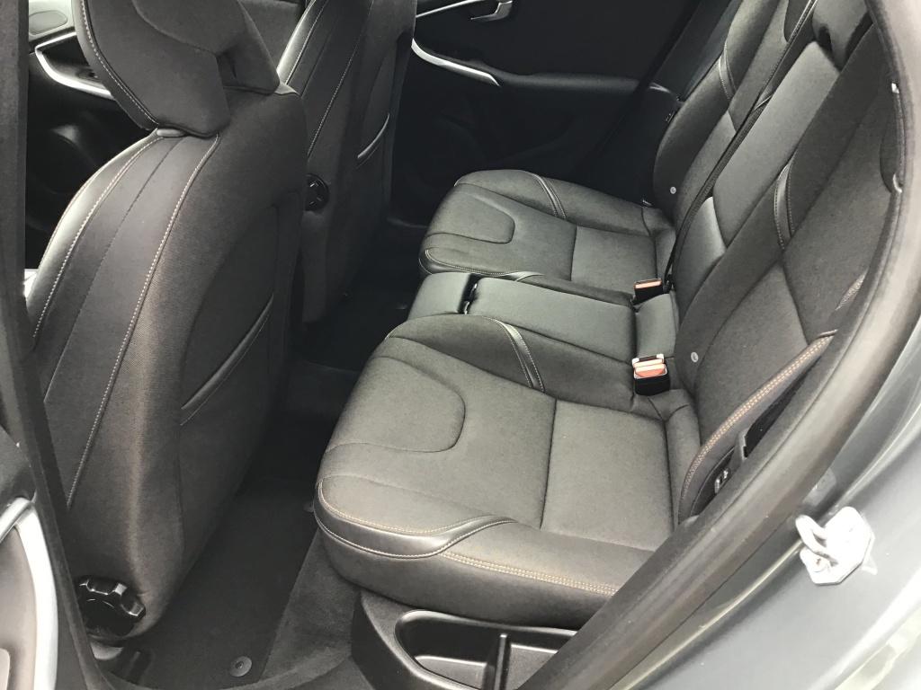 Volvo V40 cross country 1.6 t4 momentum