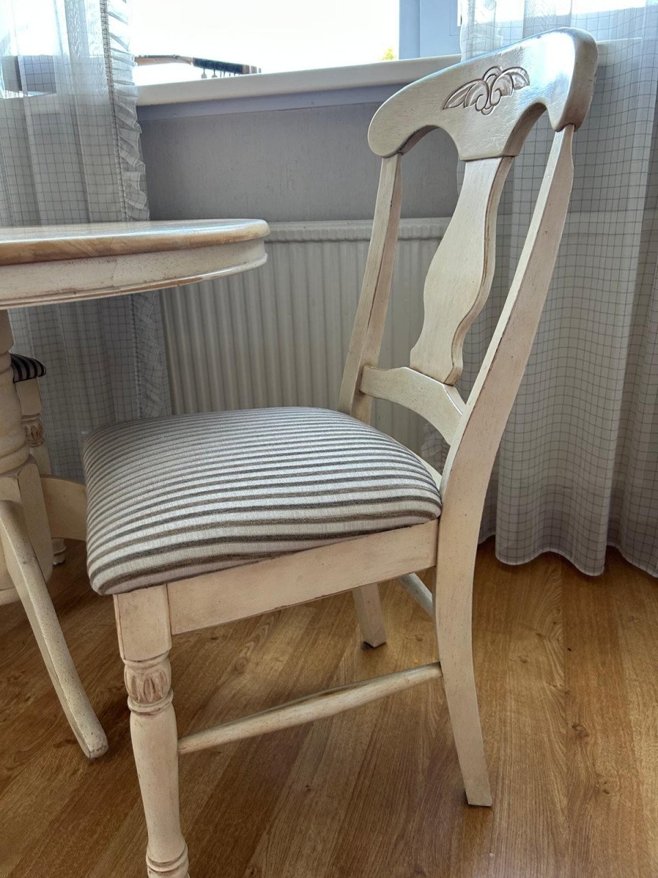 Eettafel met 4 stoelen