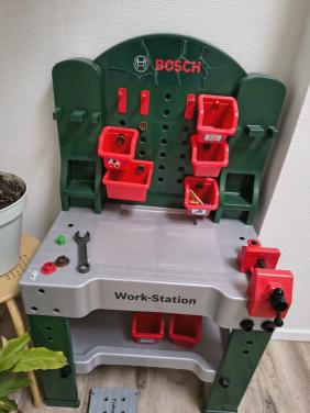 Bosch werkbank, kinder speel klustafel. Work station kids, speeltafel.