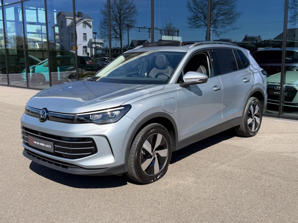 Volkswagen Tiguan 1.5 ehybrid elegance | panoramadak | iq light | dode hoek