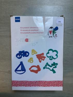 Gratis afhalen - 75 kunststof uitsteekvormpjes