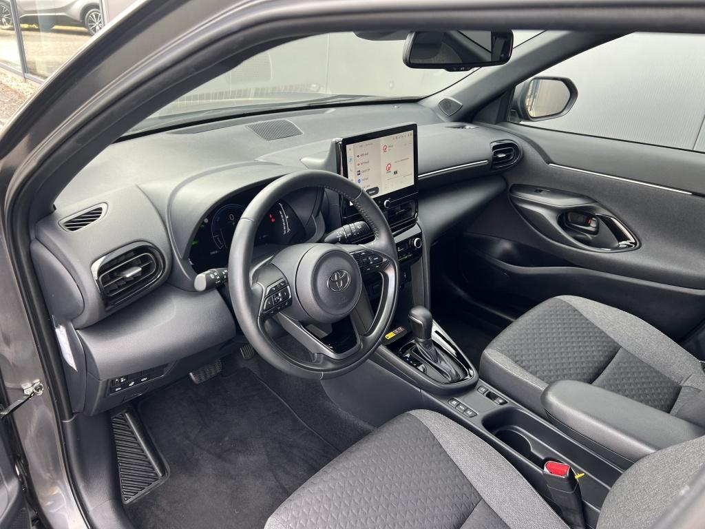 Toyota Yaris Cross 1.5 hybr 115 dynamic | parkeersensoren | stoel+ stuur ve