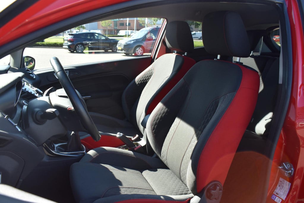 Ford Fiesta 1.0 ecoboost red edition | 140 pk| voorzien van nieuwe distribu