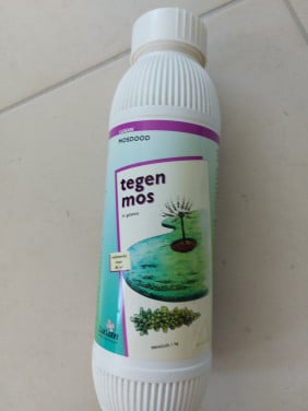 Bestrijdingsmiddel tegen mos