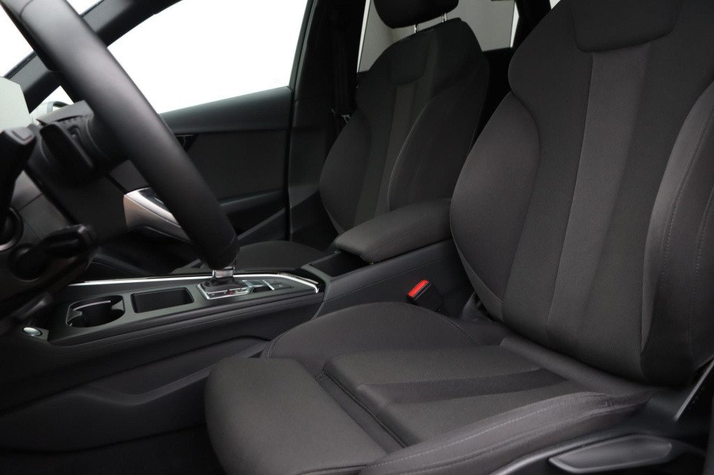 Audi A4 avant 40 tfsi quattro s edition competition 204pk