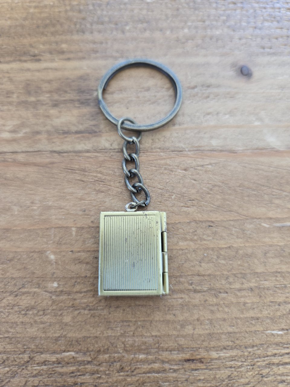 Sleutelhanger met portretboekje Peter Rabbit van Beatrix Potter