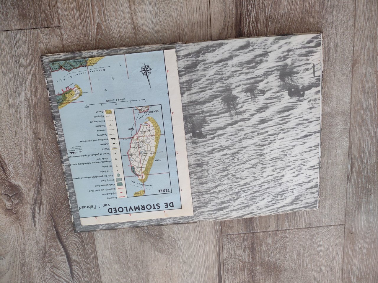 De Ramp - Watersnoodramp 1953. Boek met kaart stormvloed.