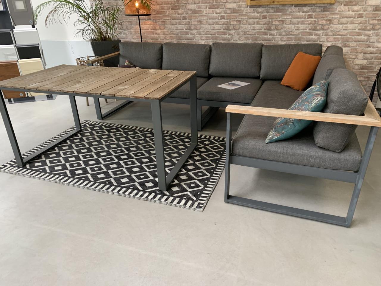 Grijze Alminium met hout loungebank, met hoge tafel en kussens