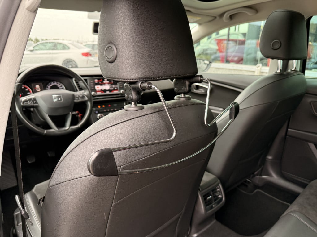Seat Leon 1.0 ecotsi style connect | pano | camera | apple carplay | trekha
