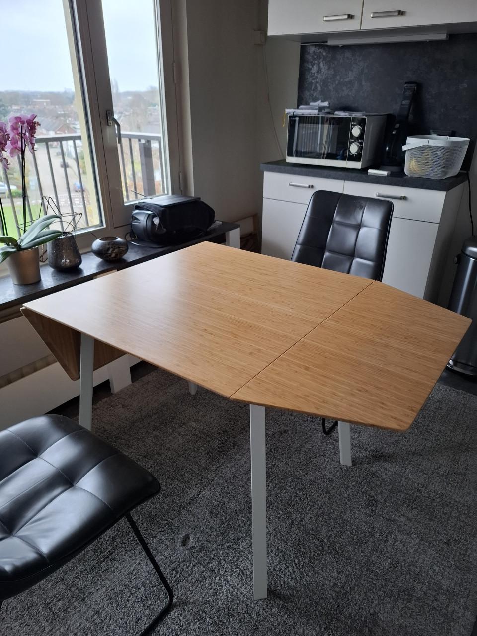 Keukentafel en 2 stoelen