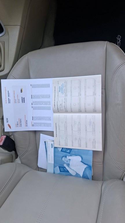 Ford Fiesta 1.4i Ghia 5deurs bj:2010 airco-leer apk 2027 i.z.g.st