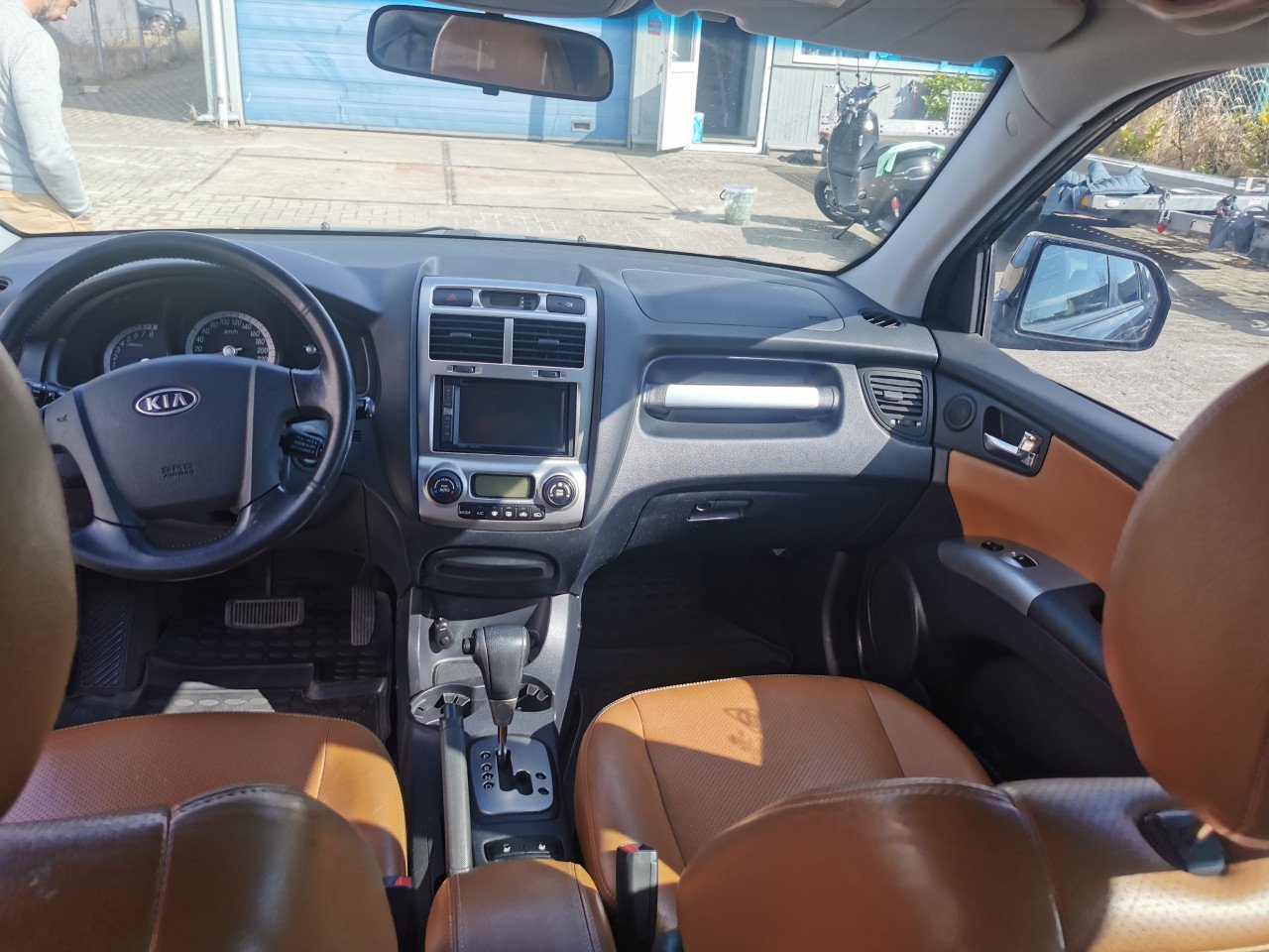 Mooie Kia Sportage 2.7 V6 4WD automaat (bieden vanaf 2800)