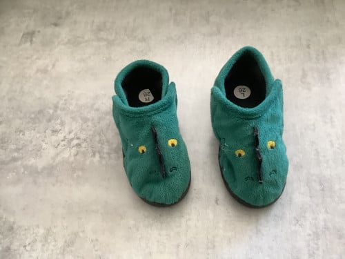 Pantoffels maat 26 - z.g.a.n.
