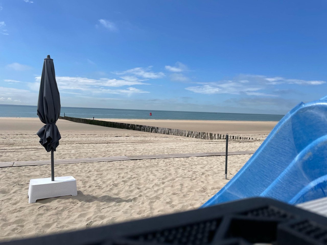 Sfeervol Slaapstrandhuisje met Sup en Glijbaan te Dishoek