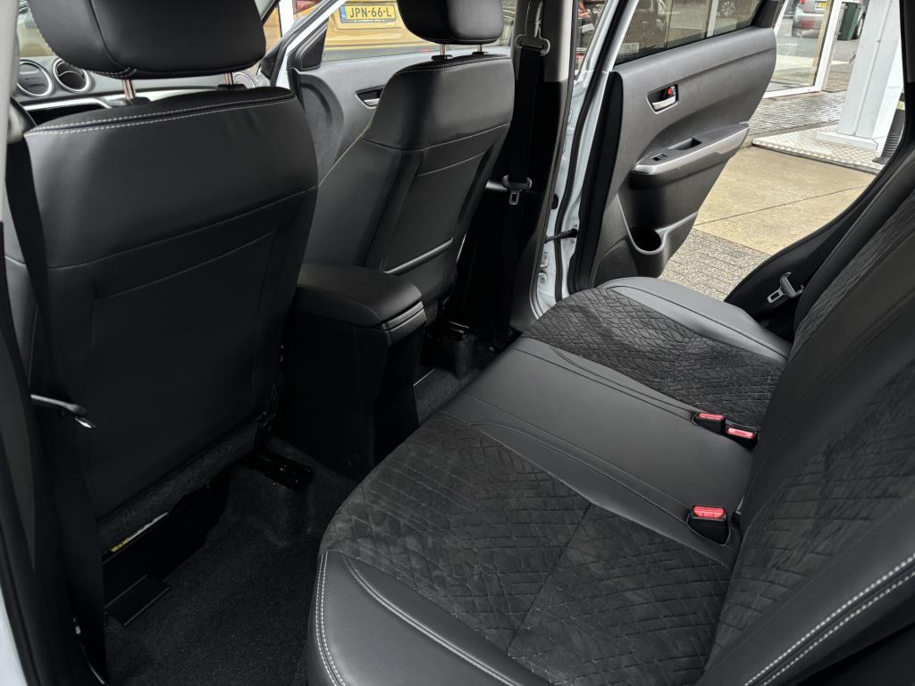 Suzuki Vitara 1.4 boosterjet style smart hybrid