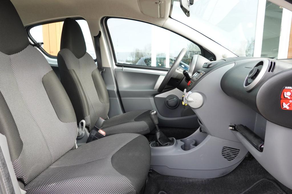 Toyota Aygo 1.0-12v comfort navigator