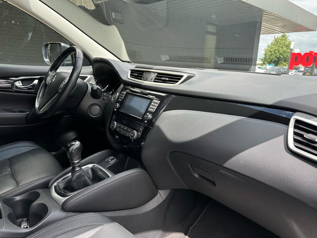 Nissan Qashqai 1.6 turbo tekna // 1500kg trekvermorgen //