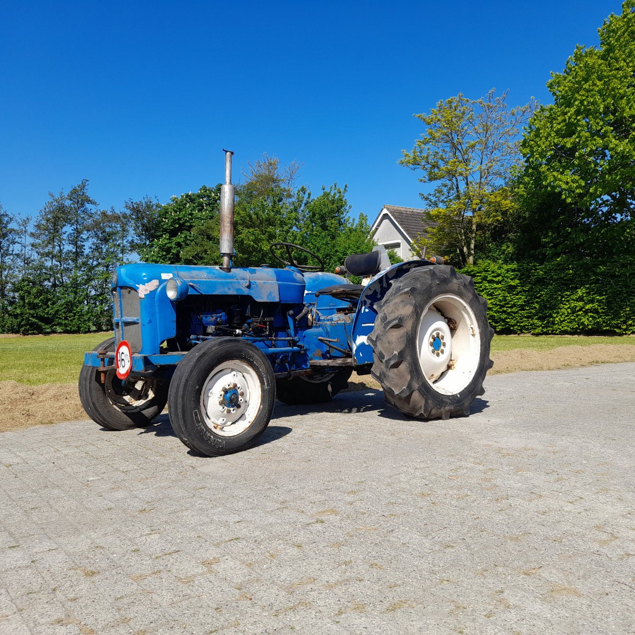 Te koop: leuke Ford Dexta uit 1961