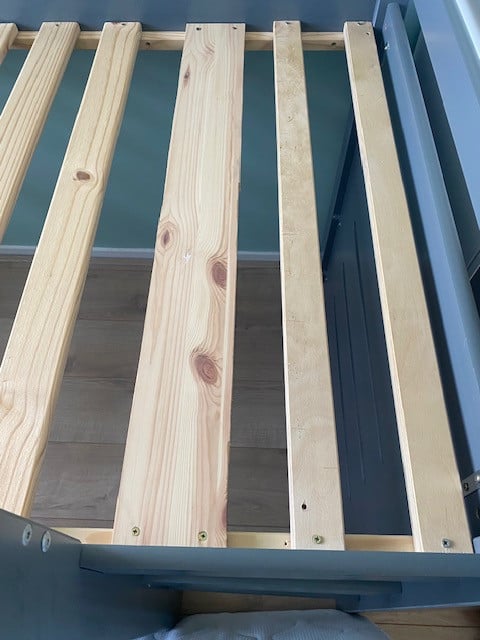 Kinderbed half hoogslaper grijs incl. matras