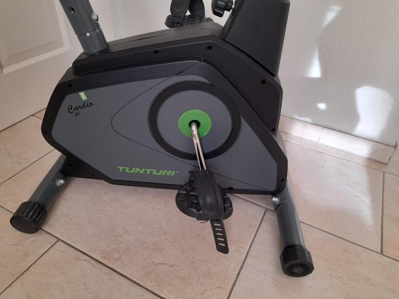 Hometrainer (Tunturi ) werkt naar behoren (in goede staat )