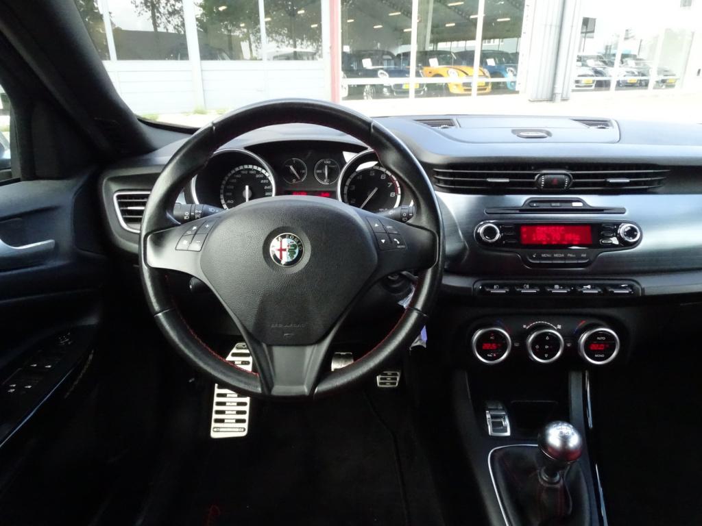 Alfa Romeo Giulietta 1.4 t distinctive leder | navi | 18"