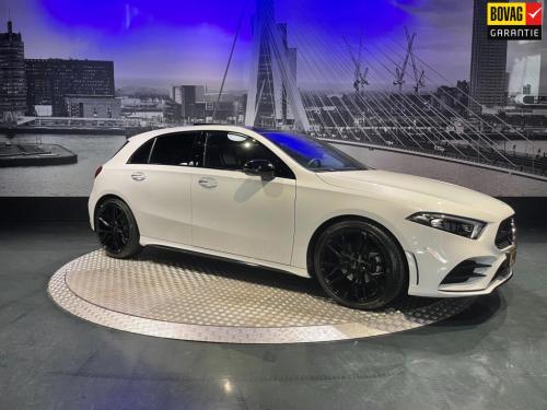 Mercedes-Benz A-Klasse 180 business solution amg *nl auto*led*pano*camera*