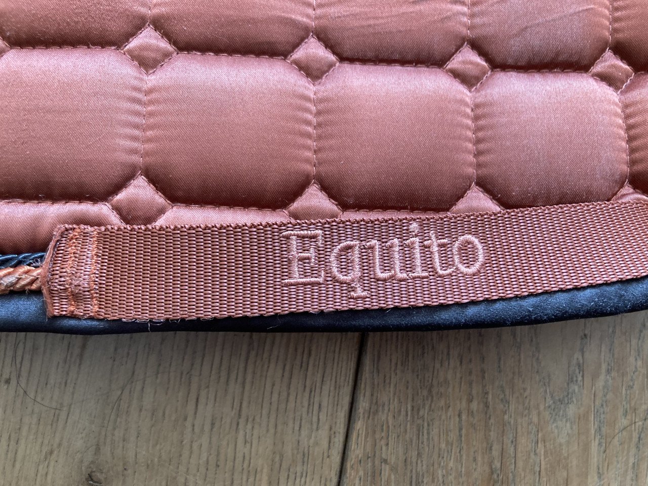 Mooi dekje en oornetje Equito Full
