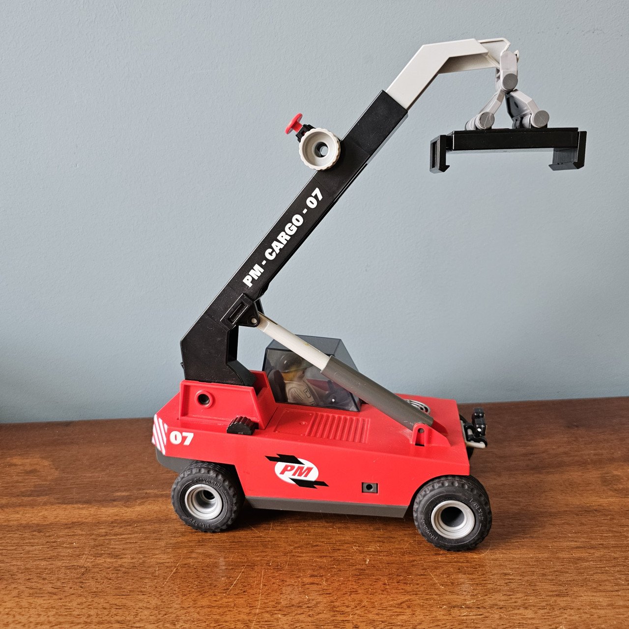 Playmobil vrachtwagen dieplader graafmachine bouwplaats